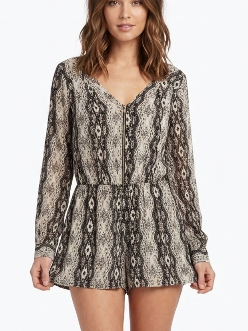 VOLCOM Long Sleeve Voyage Romper Jumpsuit Shorts Summer Resortwear Size Large